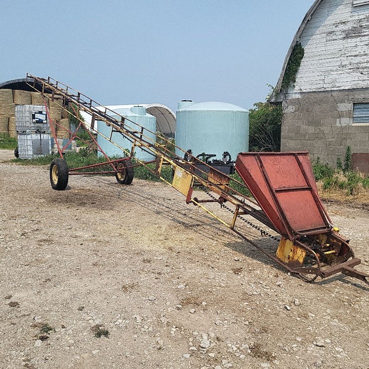 New Holland Bale Conveyor w/Transport Tires and Electric Motor