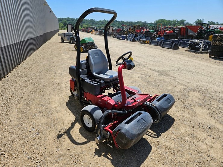2016-toro-greensmaster-3150-image-7