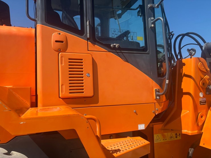 2013-doosan-dl250tc-image-26