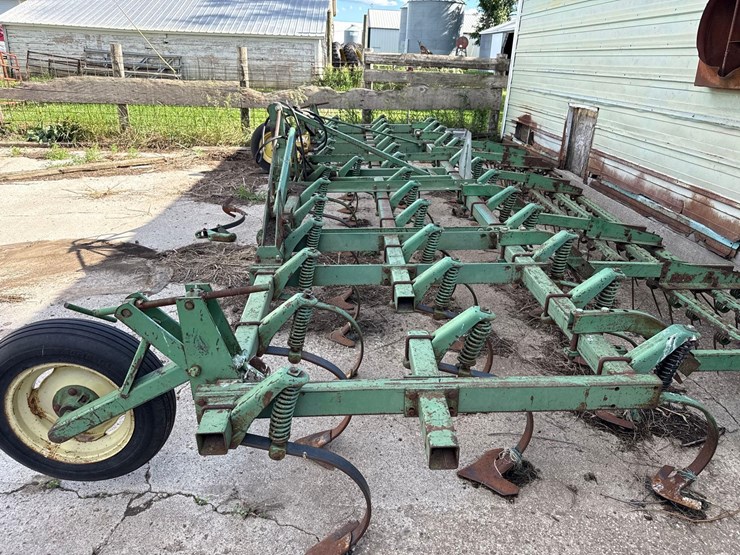 john-deere-1100-image-2