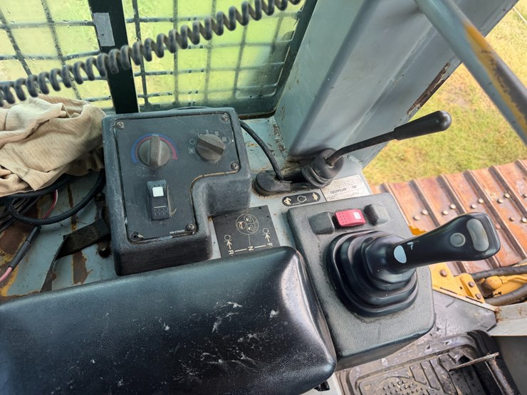 2005-caterpillar-d5g-image-69