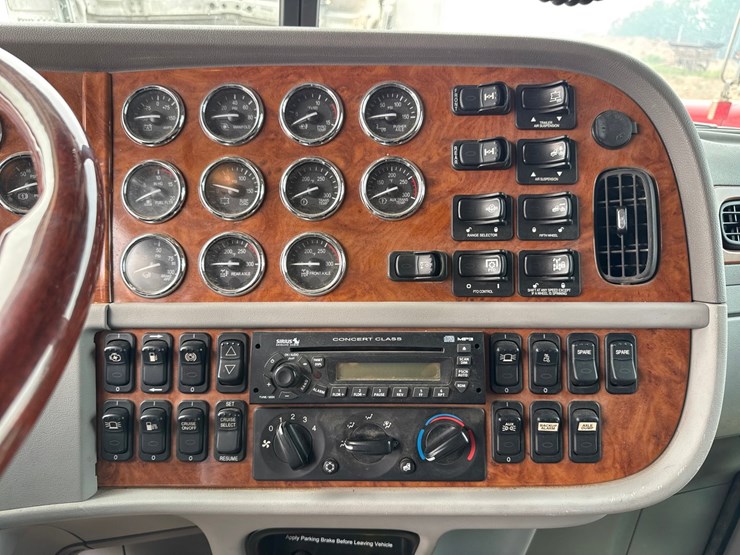 2007-peterbilt-379-image-64