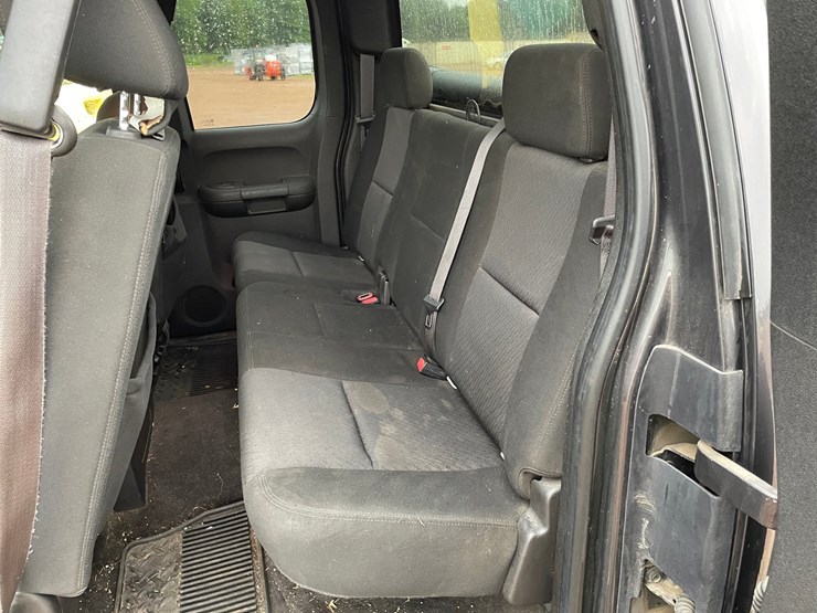 2010-gmc-1500-image-16