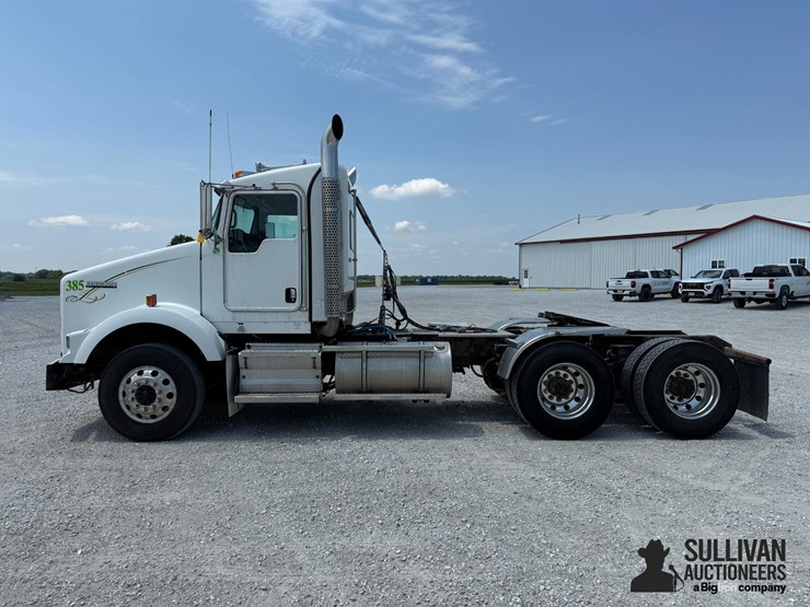 2010-kenworth-t800-image-8