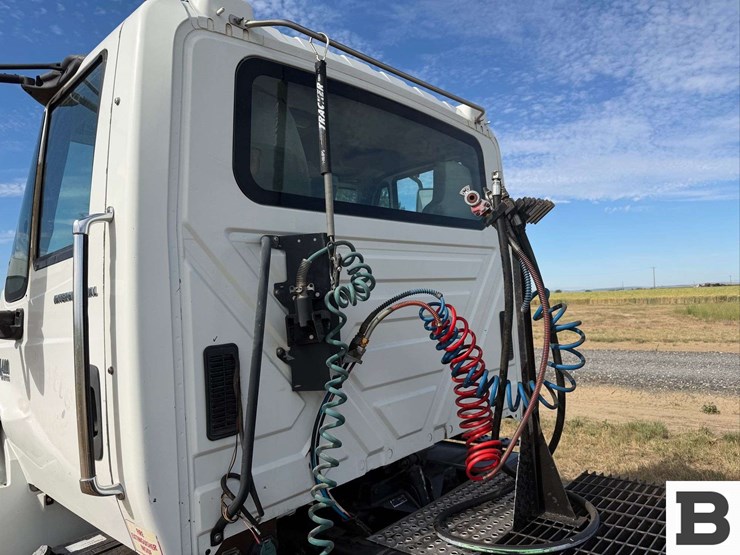 2005-international-durastar-4400-image-17