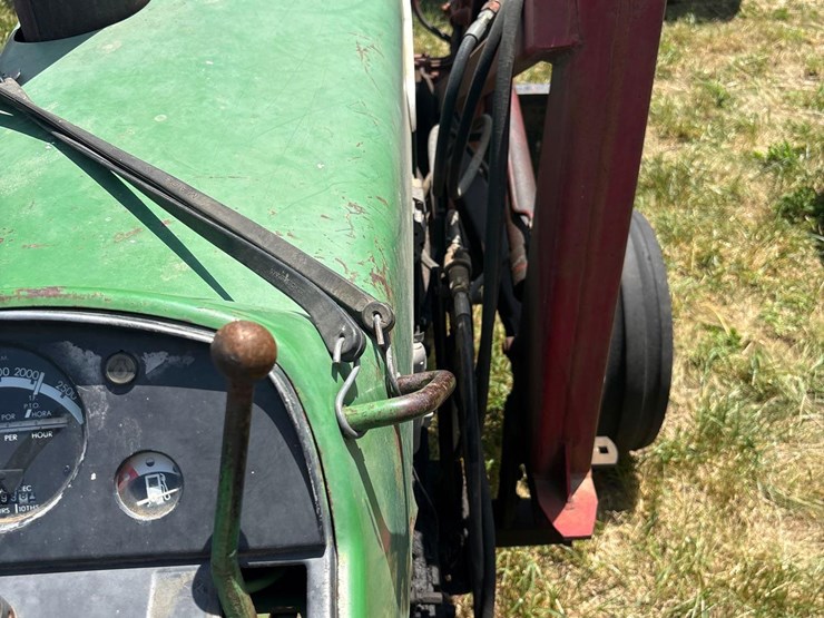 john-deere-3020-image-38