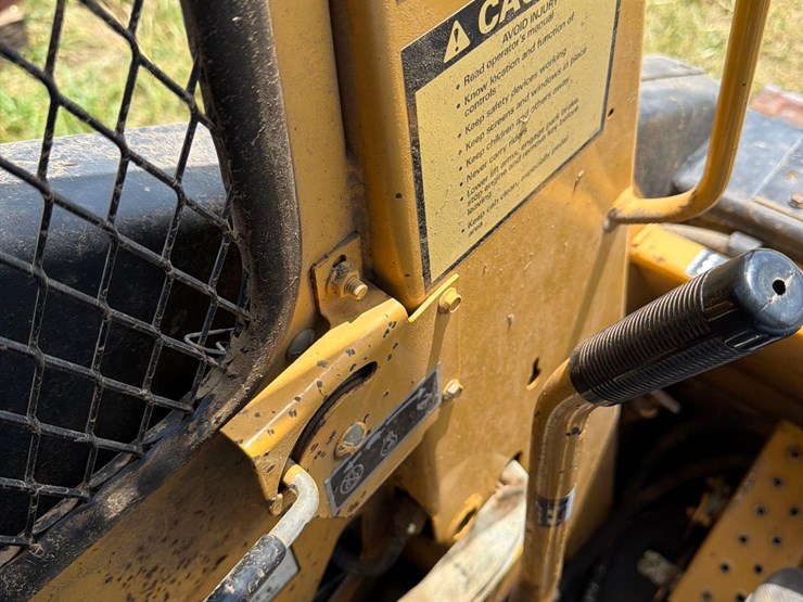 new-holland-l553-image-31