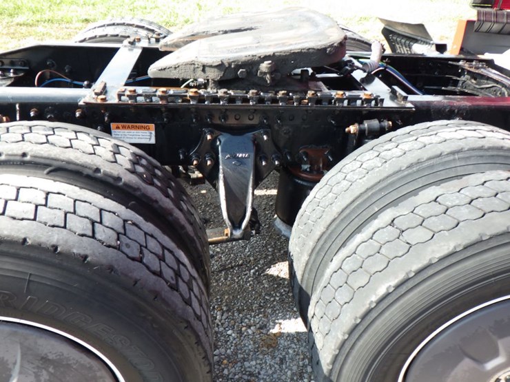2021-freightliner-cascadia-126-image-9