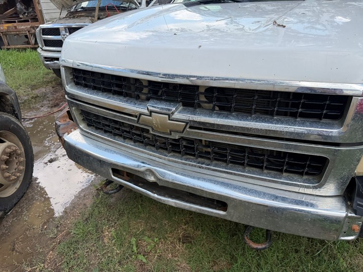 2010-chevrolet-silverado-2500-image-26