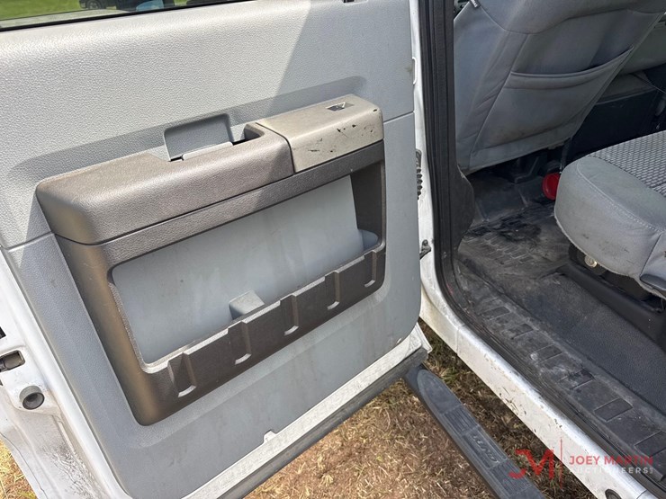2015-ford-f250-xlt-image-24