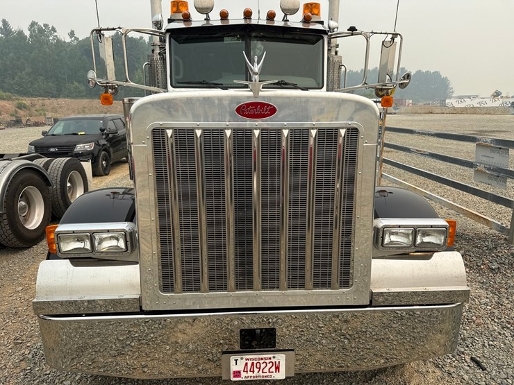 2007-peterbilt-379-image-10