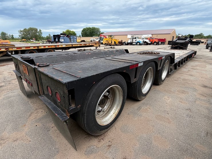 #1500-•-tri-axle-lowboy-trailer-image-5