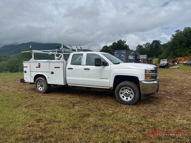2016-chevrolet-3500hd-image-2
