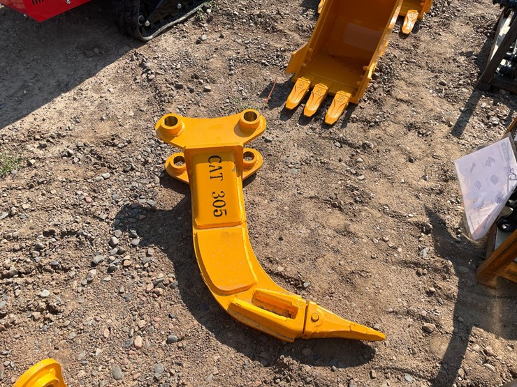 2026-caterpillar-305-image-4