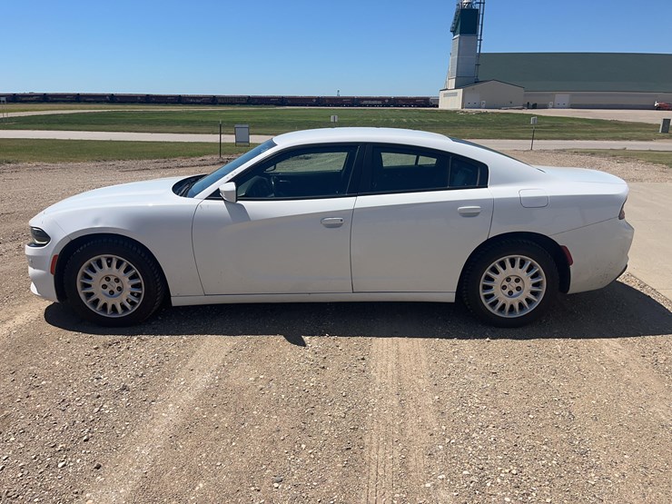 2016-dodge-charger-awd-police-passenger-car-image-10