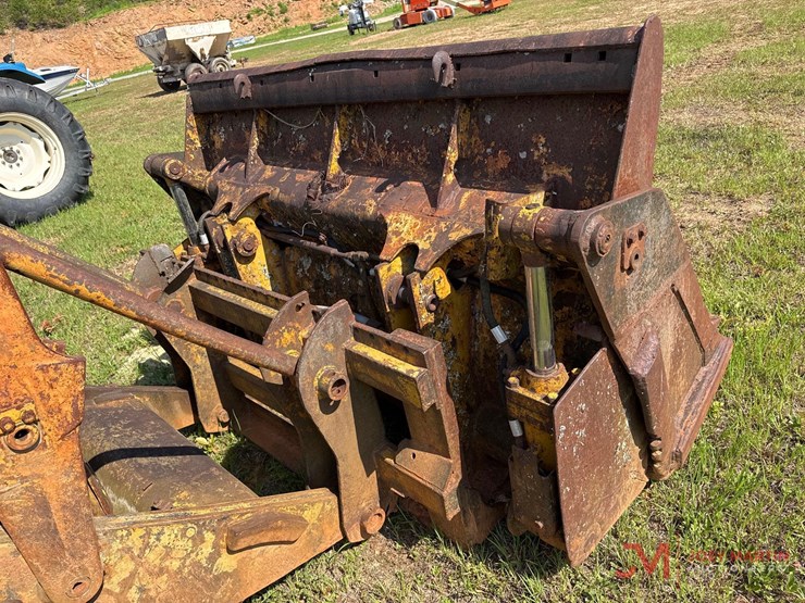 caterpillar-941-image-17