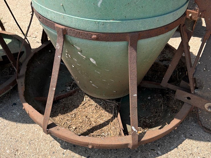 3-osborne-hog-feeders-image-4