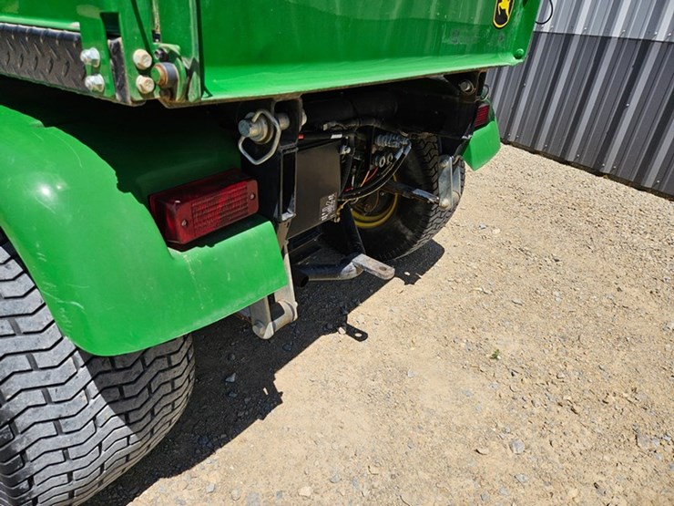 2016-john-deere-gator-image-16