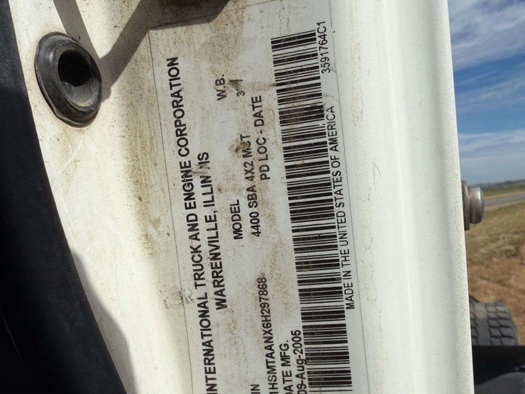 2006-international-durastar-4400-image-40