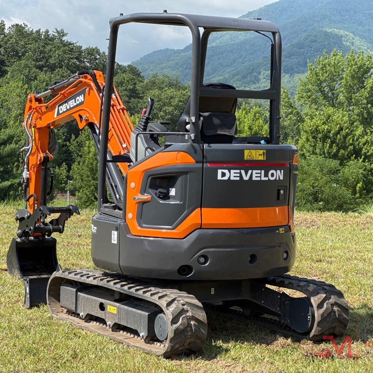 DEVELON DX27Z-7