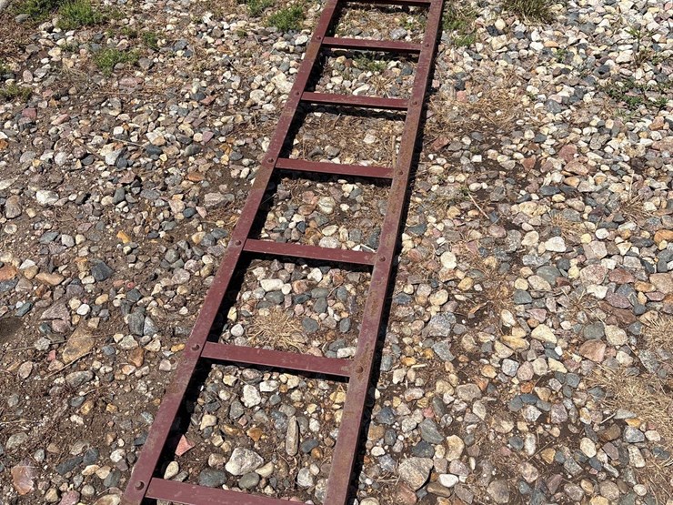 steel-grain-bin-ladder-image-4