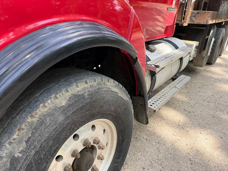 #1510-•-sterling-quad-axle-rolloff-truck-image-11