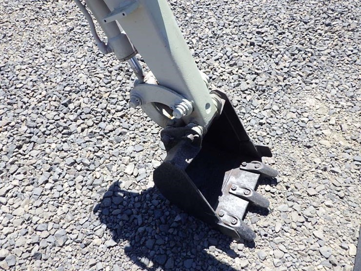 takeuchi-tb080-image-14