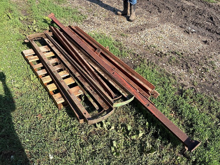 pile-of-assorted-steel-image-4