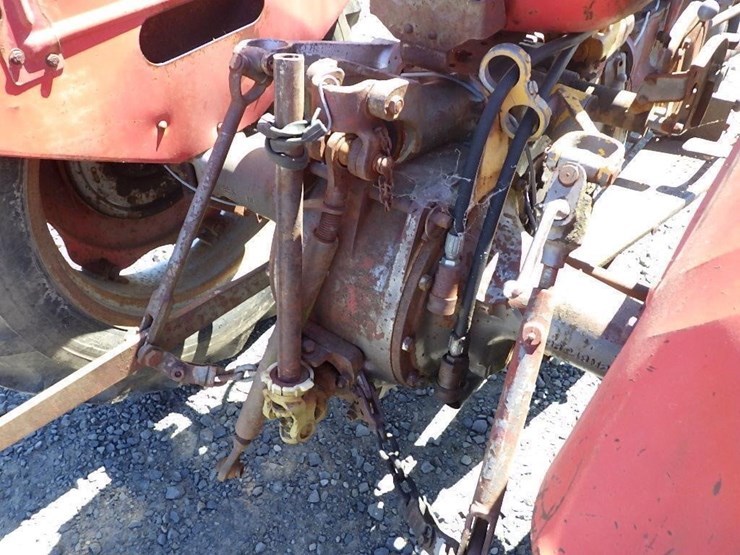 massey-ferguson-mf35-tractor-image-18