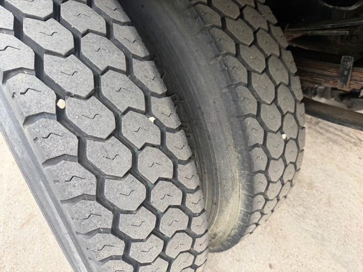 ford-f700-image-57