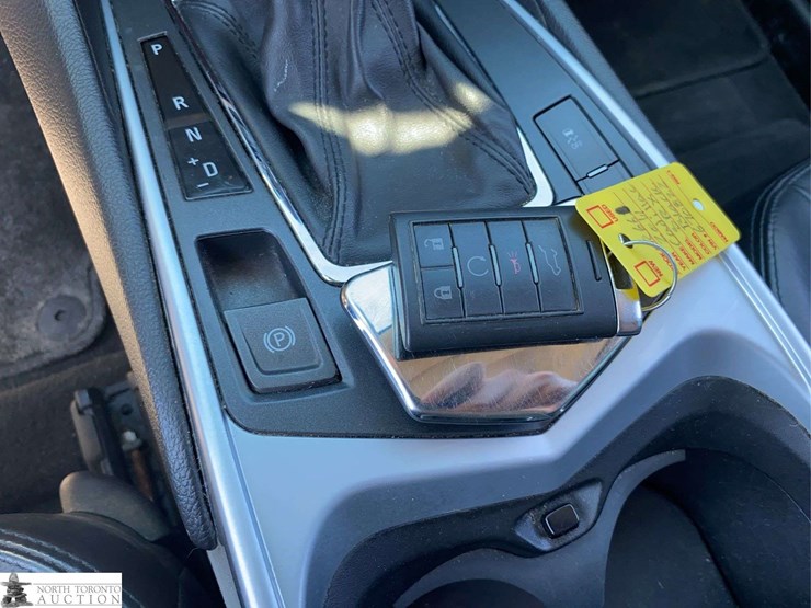 cadillac-srx-image-14