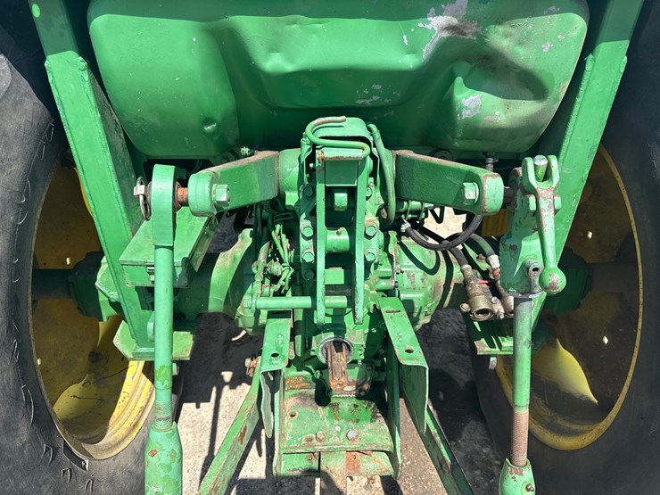 1992-john-deere-1070-image-10