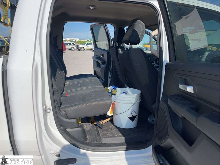 2019-dodge-1500-image-21
