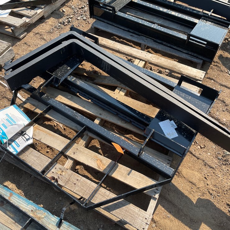 #18361 • Unused 2026 Mower King Skid Steer Forks (Princeton, MN)