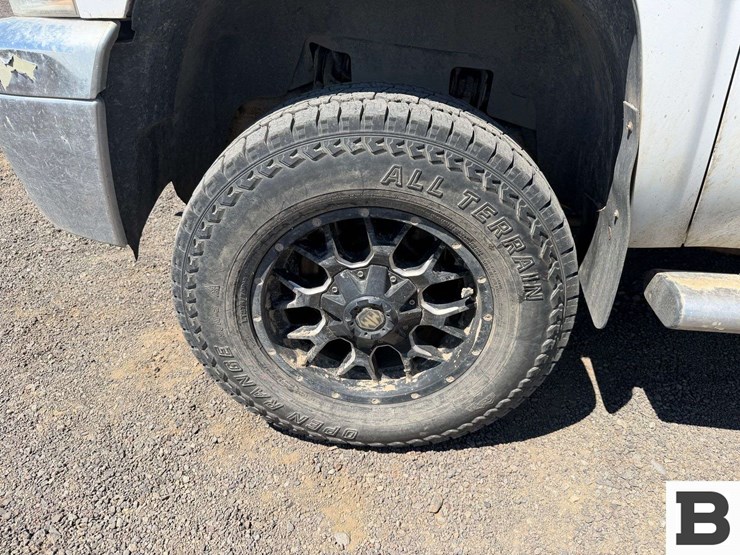 2013-chevrolet-silverado-3500-image-11