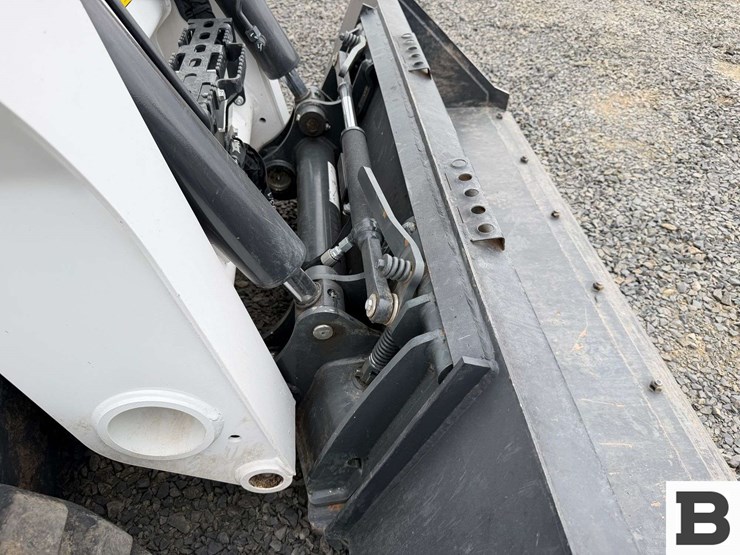 2024-bobcat-t650-image-12