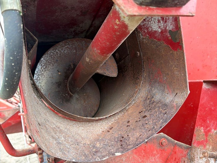 case-ih-1250-image-18