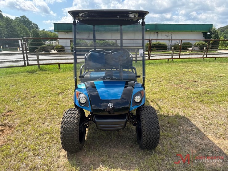 yamaha-4-seater-gas-powered-golf-cart-image-7