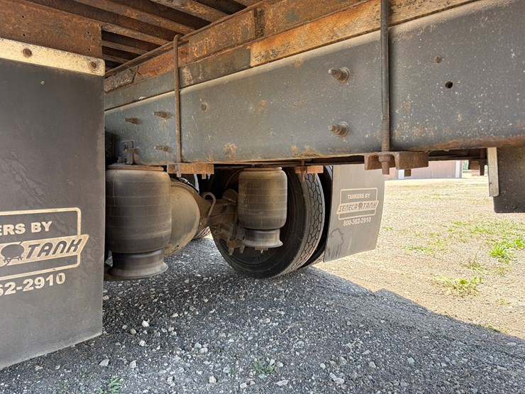 #1533-•-2014-international-navistar-4400sba-6x4-image-27