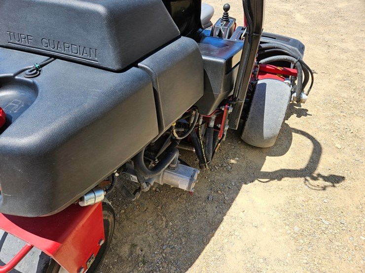 2016-toro-greensmaster-3150-image-21