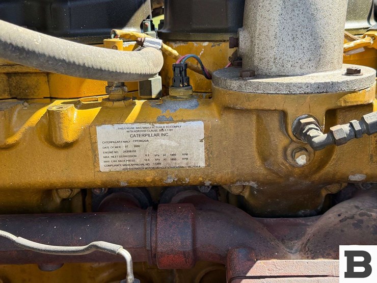 2001-peterbilt-377-image-52