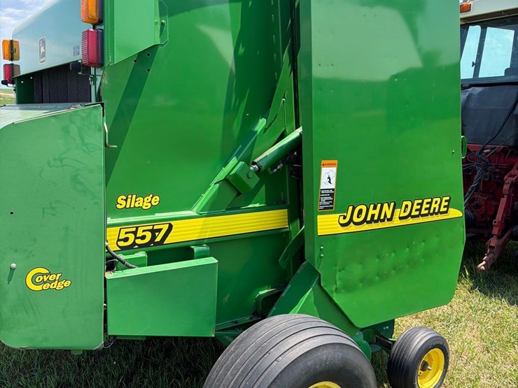 john-deere-557-image-21