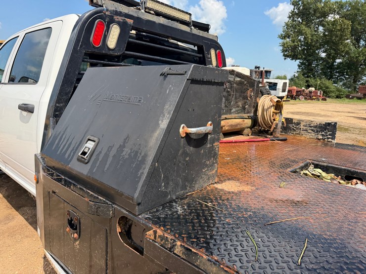 2014-dodge-3500-image-46