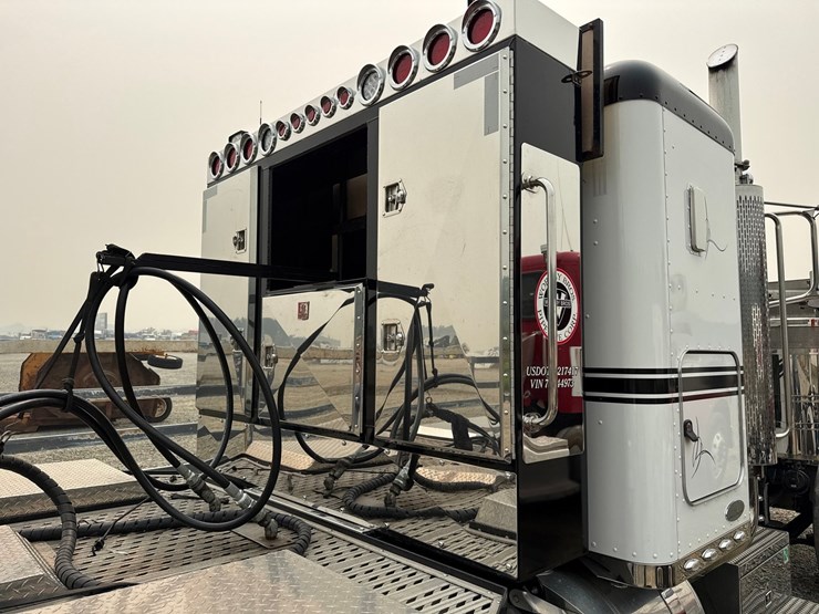 2007-peterbilt-379-image-40