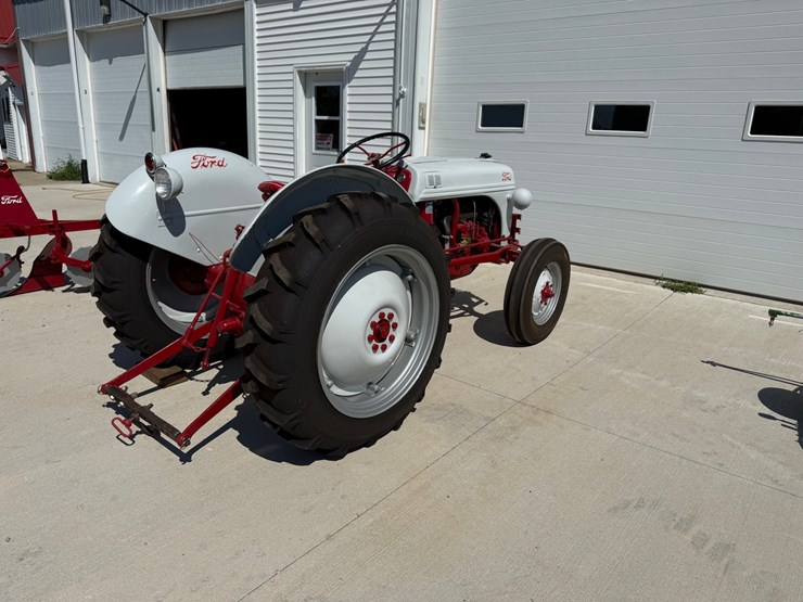 1951-ford-8n-image-5