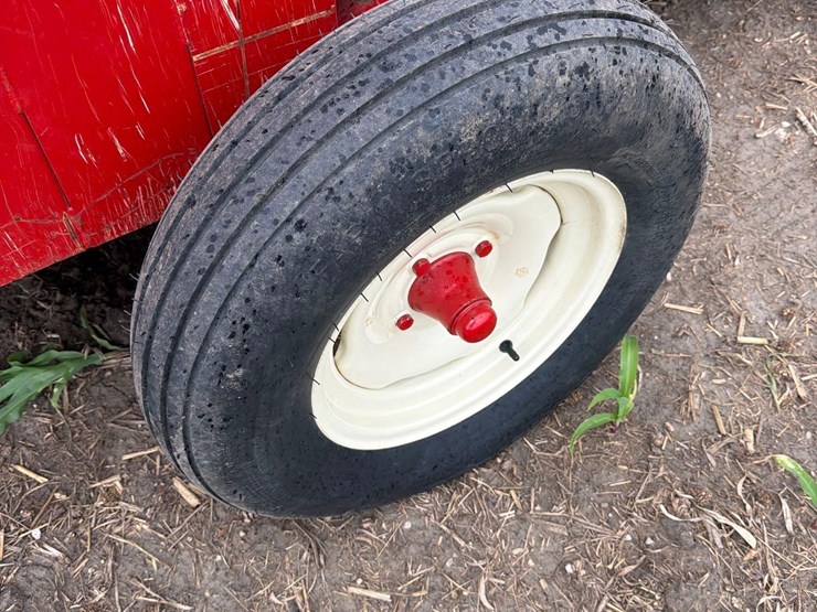 2016-farm-king-drive-over-hopper—1-owner-image-15