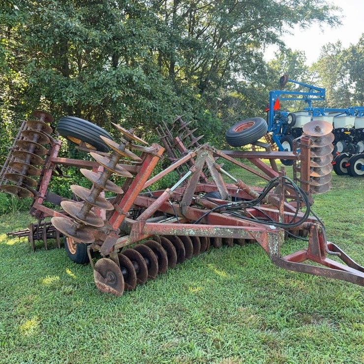 Case 490 21ft Disc, 3 Bar harrow, 18 1/2'' Front blades
