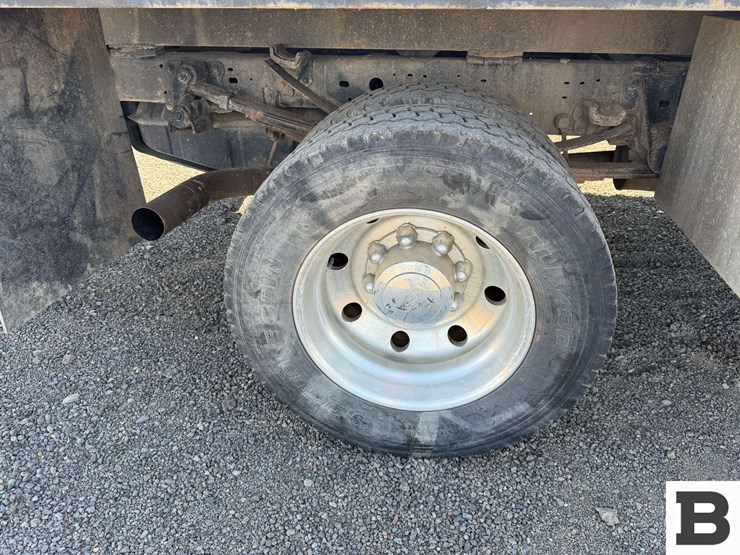 2002-ford-f550-image-24