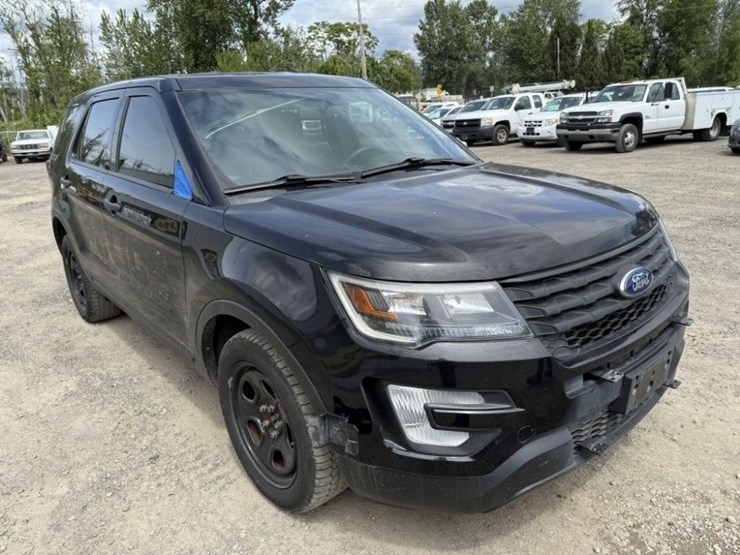 2019-ford-explorer-image-2