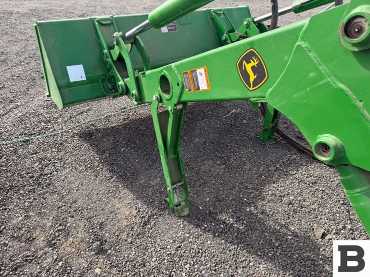 2019-john-deere-520m-image-14